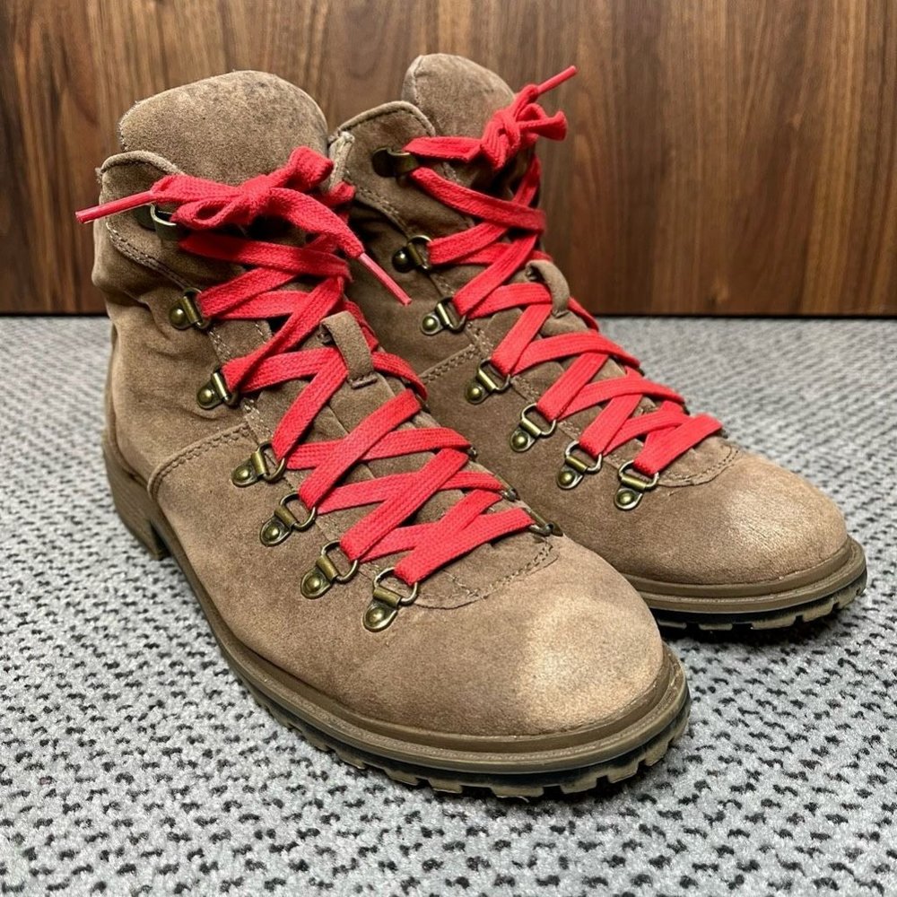 Fergalicious Women's Mountain Hiking Boots 9.5